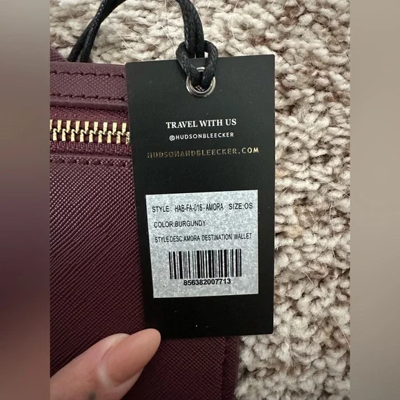 NWT: Hudson + Bleecker Travel Passport & Currency Holder - Picture 2 of 7